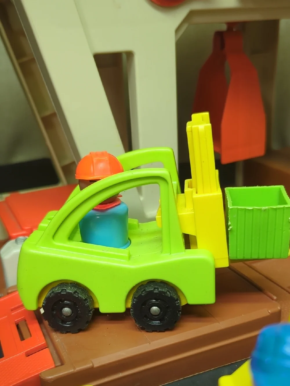 Fisher Price‎ Little People Lift & Load Railroad #943
